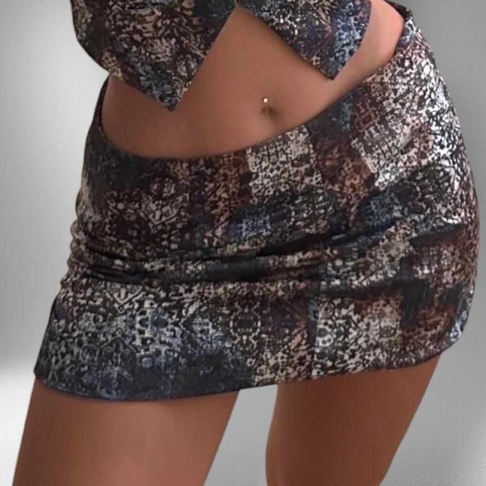 NWT Tiger Mist Abstract Print Mini Skirt – Size S